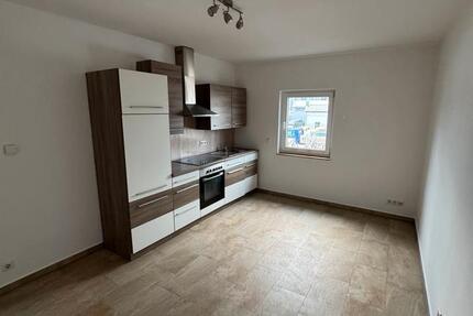 Wohnung Roßtal - 3 Zimmer, 70 m&sup2;, 900&euro; | Angebot:25663306