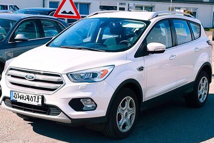 Ford Kuga 104.000 km 8.800 &euro; Itzehoe 25524