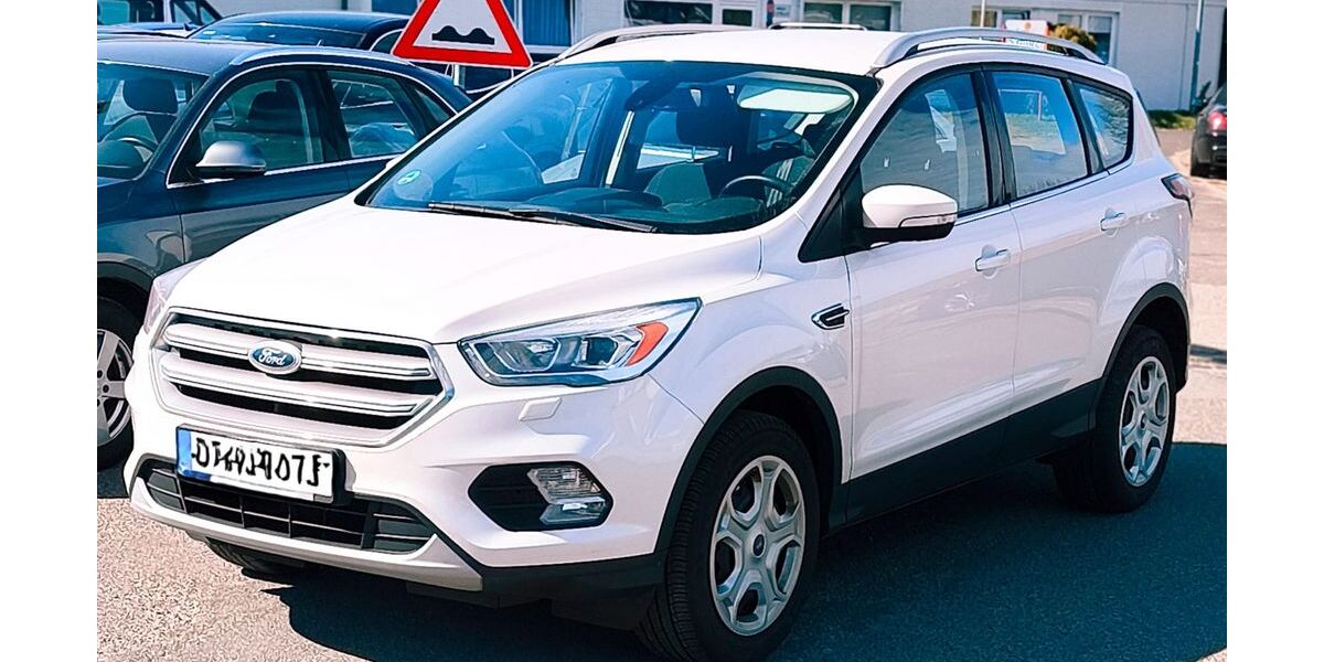 Ford Kuga 104.000 km 8.800 &euro; Itzehoe 25524