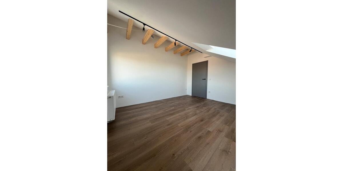 Dachgeschoßwohnung Alsfeld - 3.5 Zimmer, 85 m&sup2;, 900&euro; | Angebot:26110685