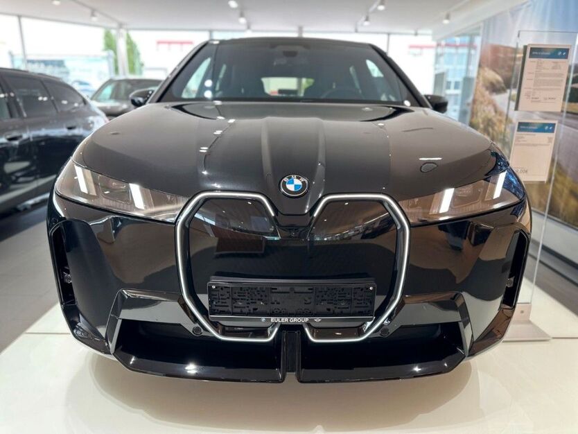 BMW iX 8.900 km 127.279 € Hainburg 63512