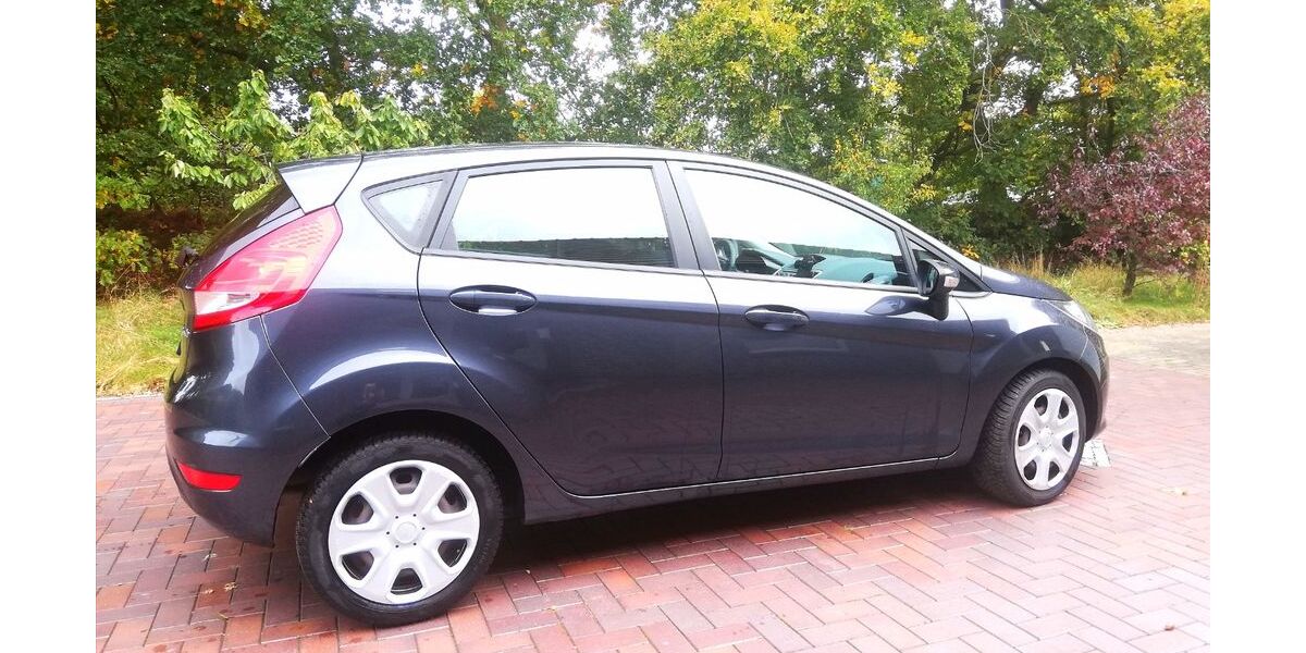 Ford Fiesta 134.796 km 5.000 &euro; Westerstede 26655
