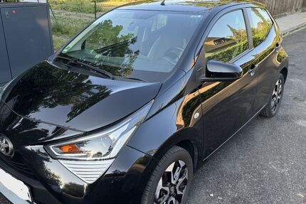 Toyota Aygo (X) 49.000 km 8.300 &euro; München 81477