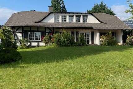 Haus zum Mieten in Dreieich 4.000 € 230 m² 8 zimmer