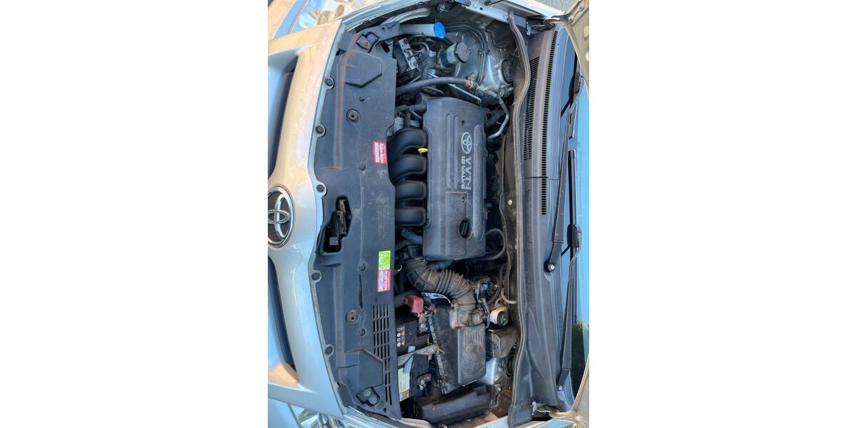 Toyota Corolla Verso 270.000 km 3.999 &euro; Geesthacht (bei Hamburg) 21502