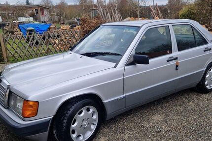 Mercedes-Benz 190 204.061 km 6.990 &euro; Bad Saulgau 88348