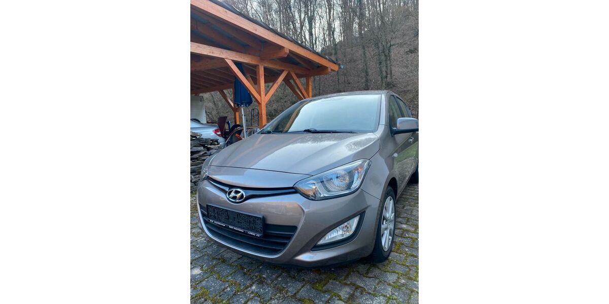 Hyundai i20 76.682 km 6.550 &euro; Bruschied 55606