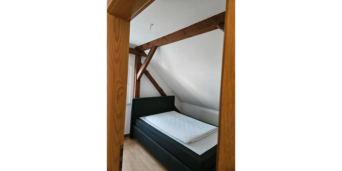 Dachgeschoßwohnung Felsberg - 3 Zimmer, 59 m&sup2;, 600&euro; | Angebot:25380891