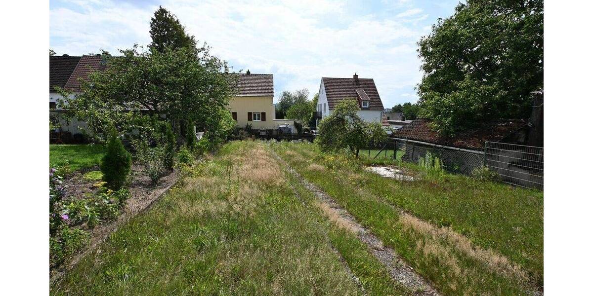 Renovierungsbedürftige Doppelhaushälfte in Saarbrücken am Bellevue zu verkaufen 5 zimmer