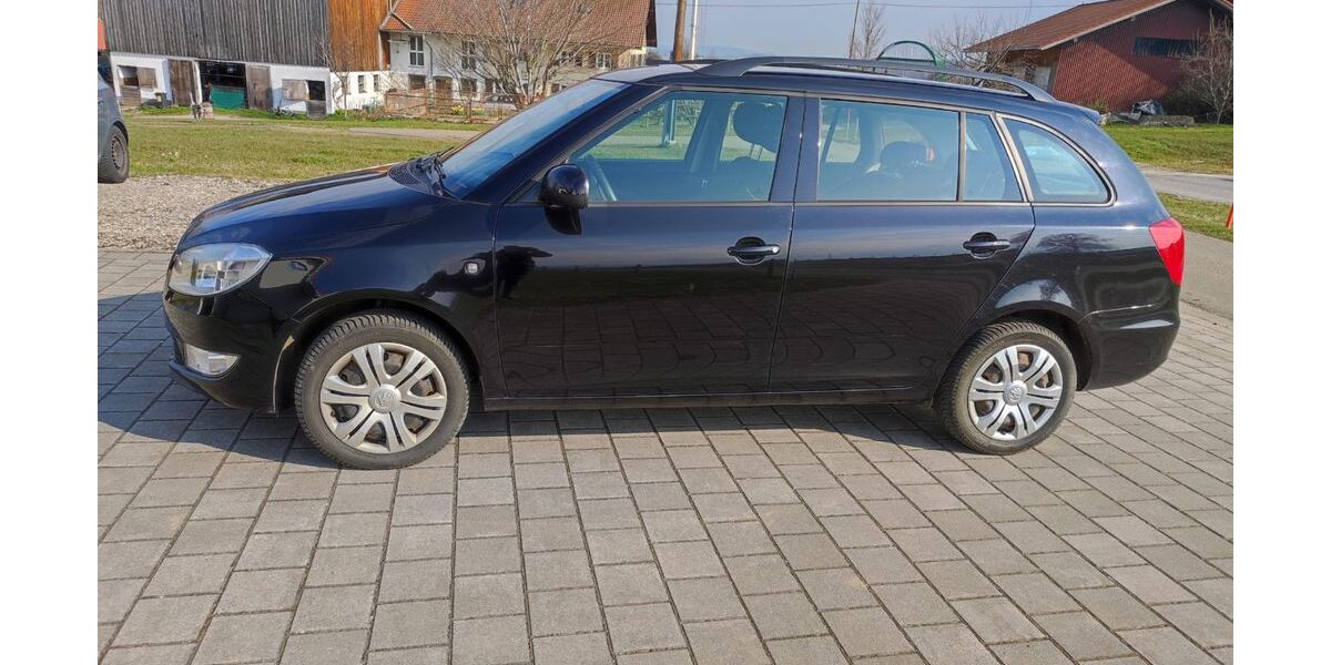 Skoda Fabia 91.000 km 8.600 &euro; Altusried 87452