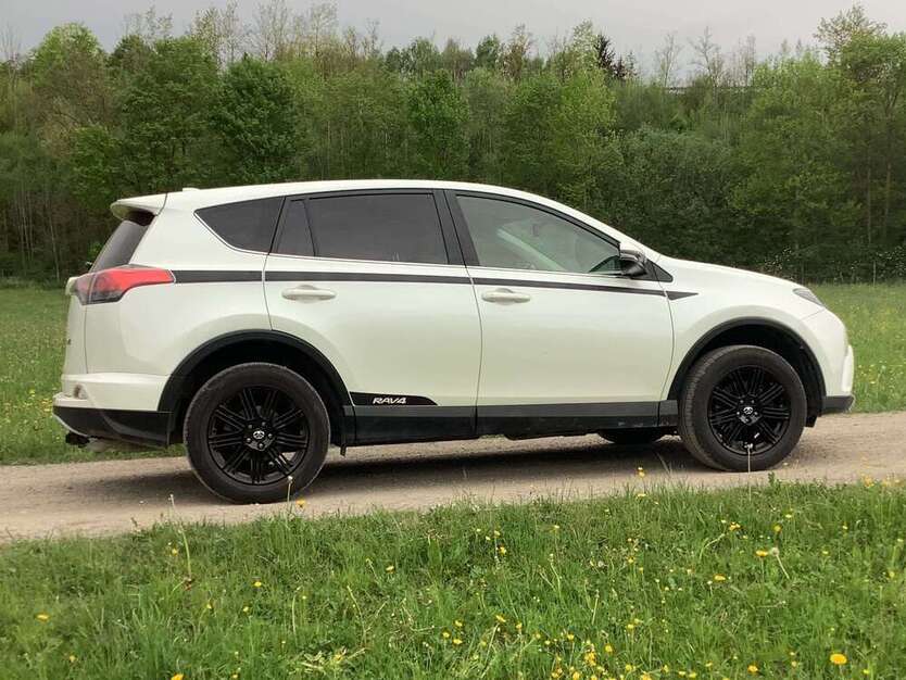 RAV 4