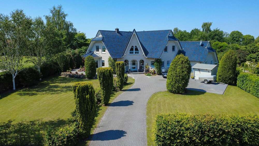 Haus zum Kaufen in Blomberg 629.000 € 248 m² - Einfamilienhaus Blomberg | Angebot:26988333