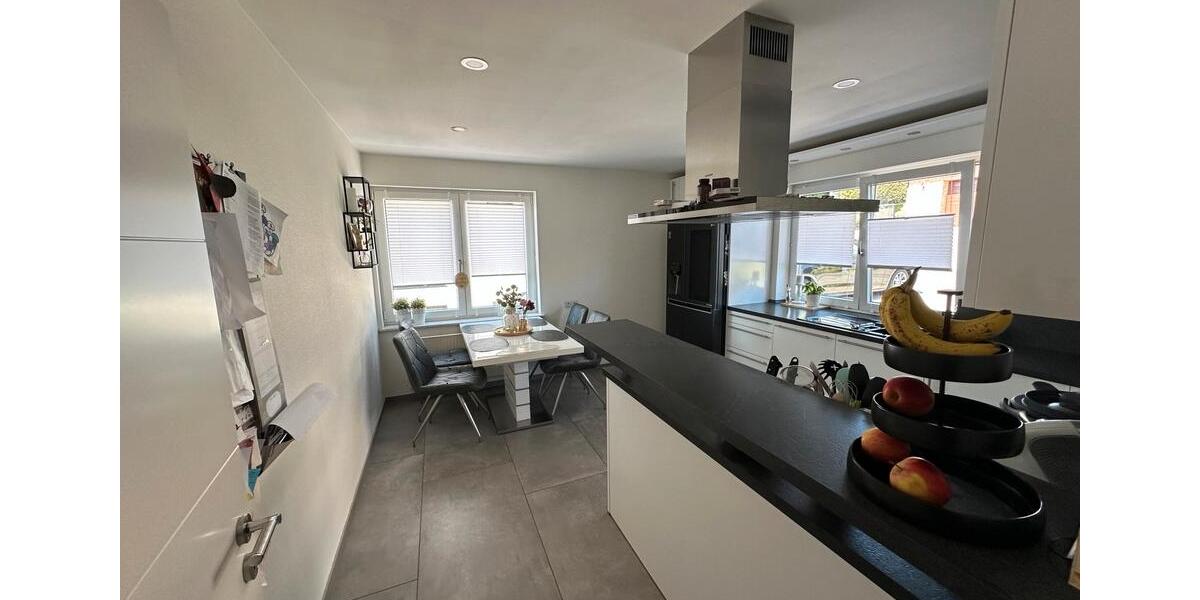 Einfamilienhaus Bergneustadt - 5 Zimmer, 180 m&sup2;, 1.700&euro; | Angebot:25998375