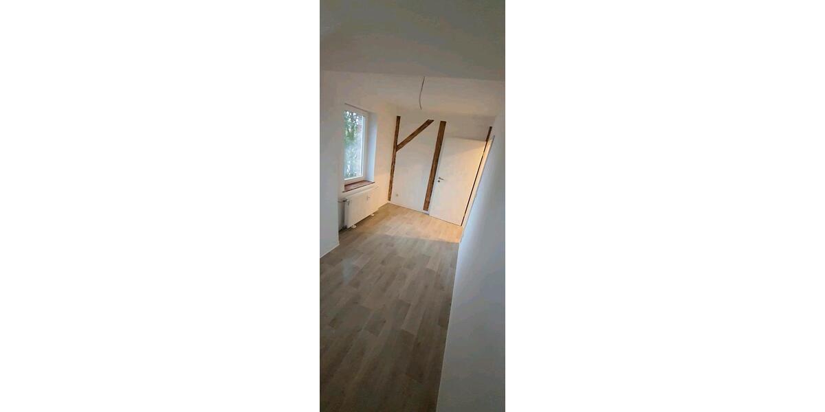 Dachgeschoßwohnung Allstedt - 4 Zimmer, 84 m&sup2;, 560&euro; | Angebot:26066350