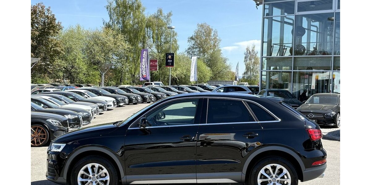 Audi Q3 2.0 TDI design Quattro DSG/LED/SHZ/NAVI/TEMPO 38.700 km 19.900 &euro; Villingen-Schwenningen 78054