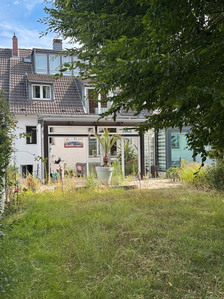 2-Familienhaus Düsseldorf-Unterrath 2-Garagen Garten Keller Sackg