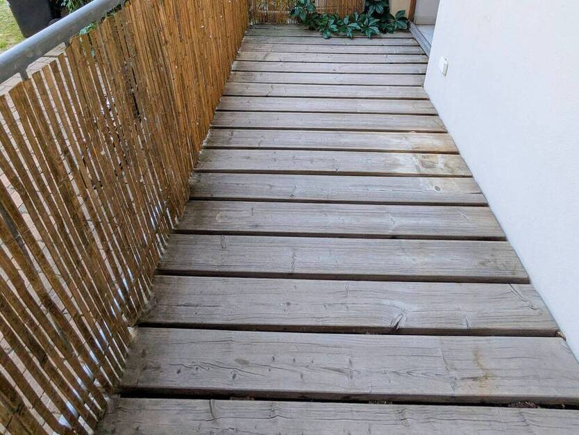 Bezugsfreie 2RW mit EBK und Balkon | Beste Lage und Denkmalschutz! | Hochparterre | Parkett
