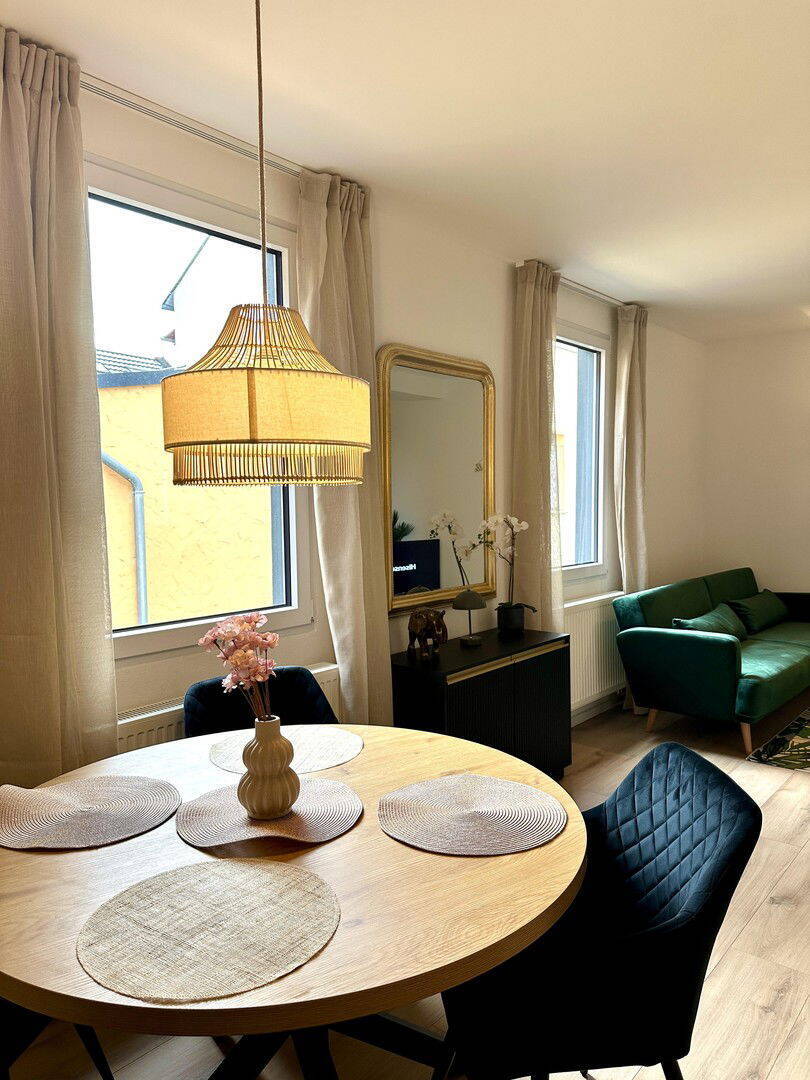 Kernsanierte helle 2-ZKB Wohnung mit vollständiger Möblierung inkl. 2 zimmer