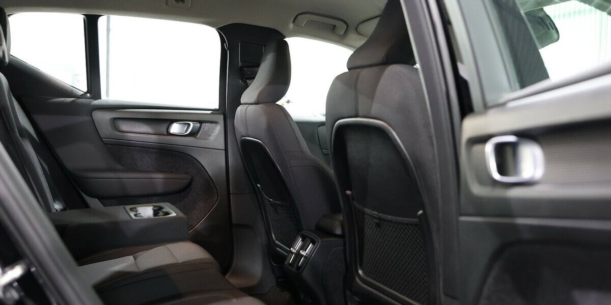 Volvo XC40 T3 MOMENTUM-PRO VIRTUAL-COCKPIT, MATRIX-LED 74.000 km 23.444 &euro; Hamm 59077