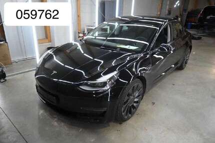 Tesla Model 3 86.268 km 28.450 &euro; Herges-Hallenberg 98587