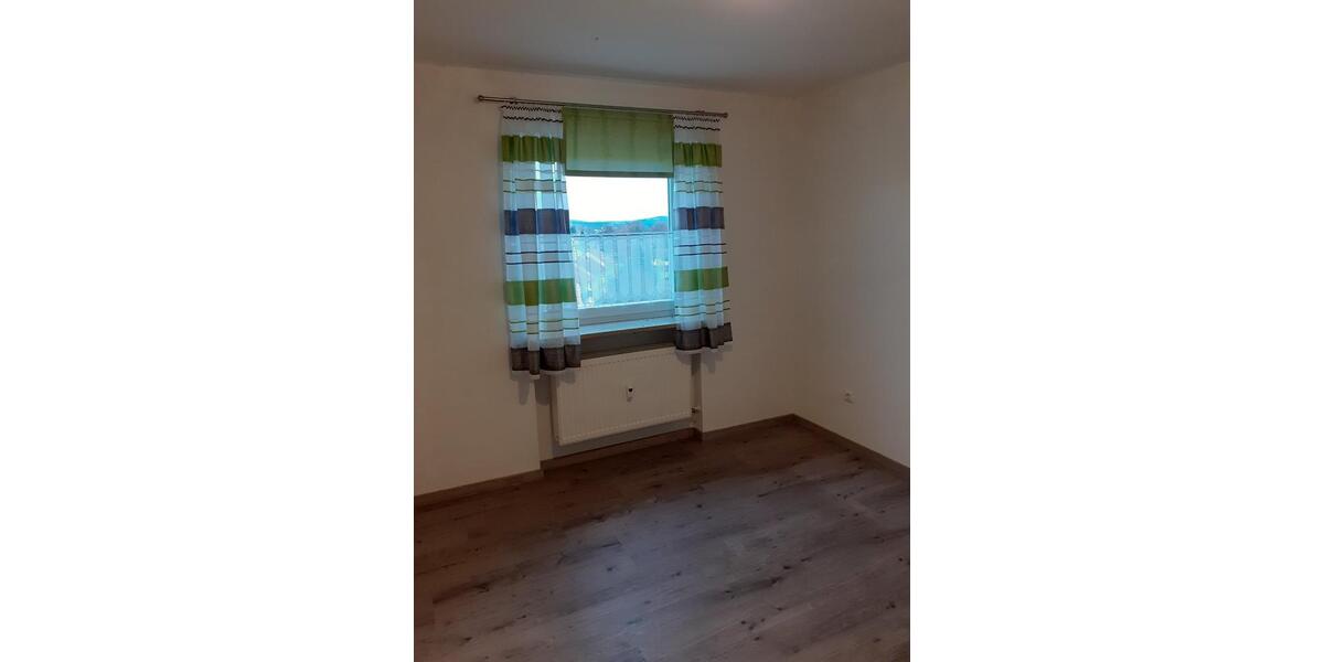 Etagenwohnung Tirschenreuth - 3 Zimmer, 82 m&sup2;, 165.000&euro; | Angebot:25186893