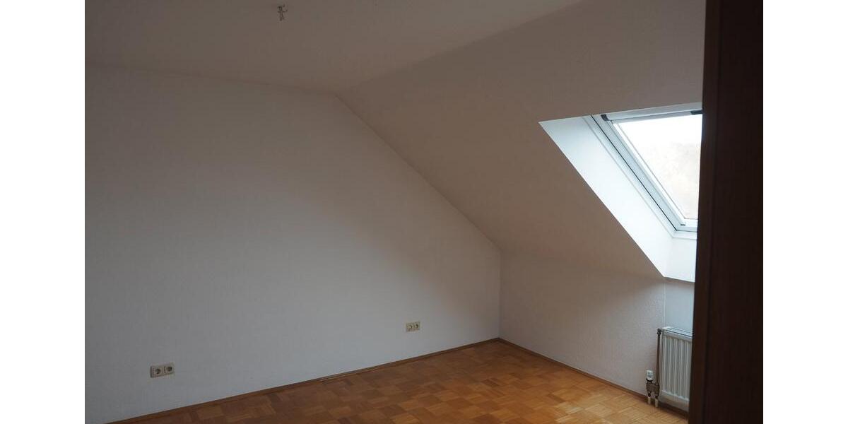 Dachgeschoßwohnung Creußen - 2.5 Zimmer, 97 m&sup2;, 873&euro; | Angebot:26237308