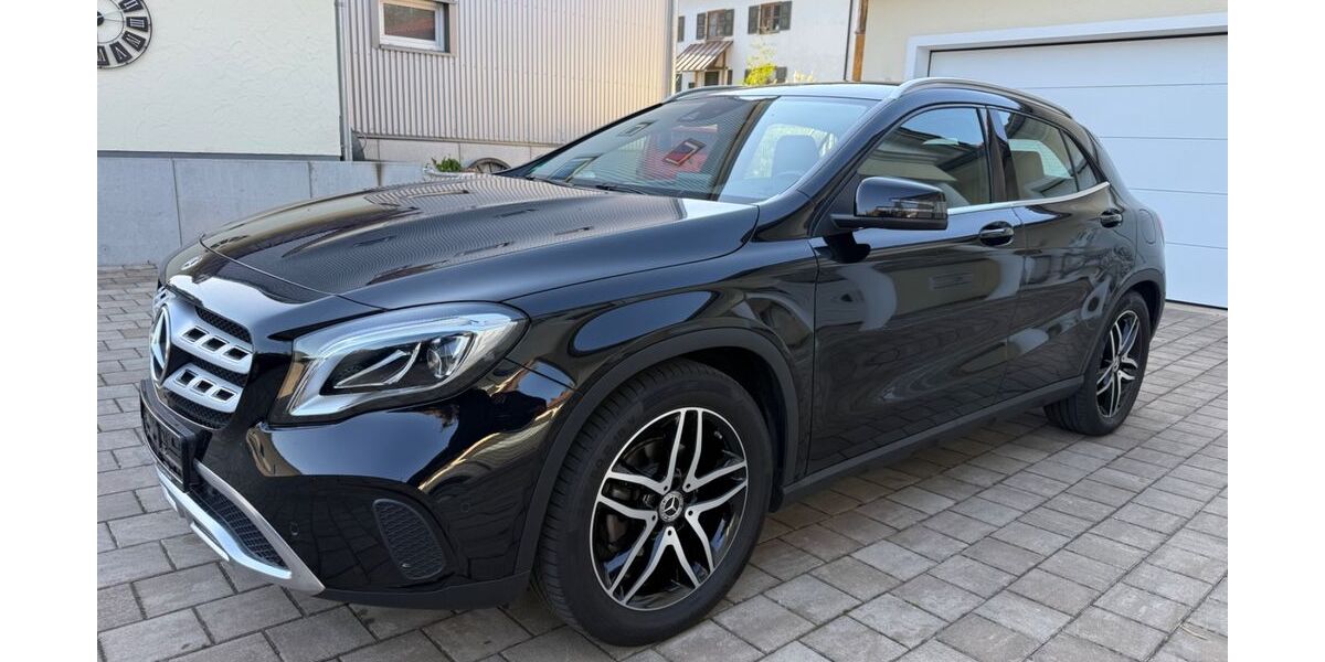 Mercedes-Benz GLA 180 57.300 km 18.200 &euro; Langenneufnach bei Augsburg 86863