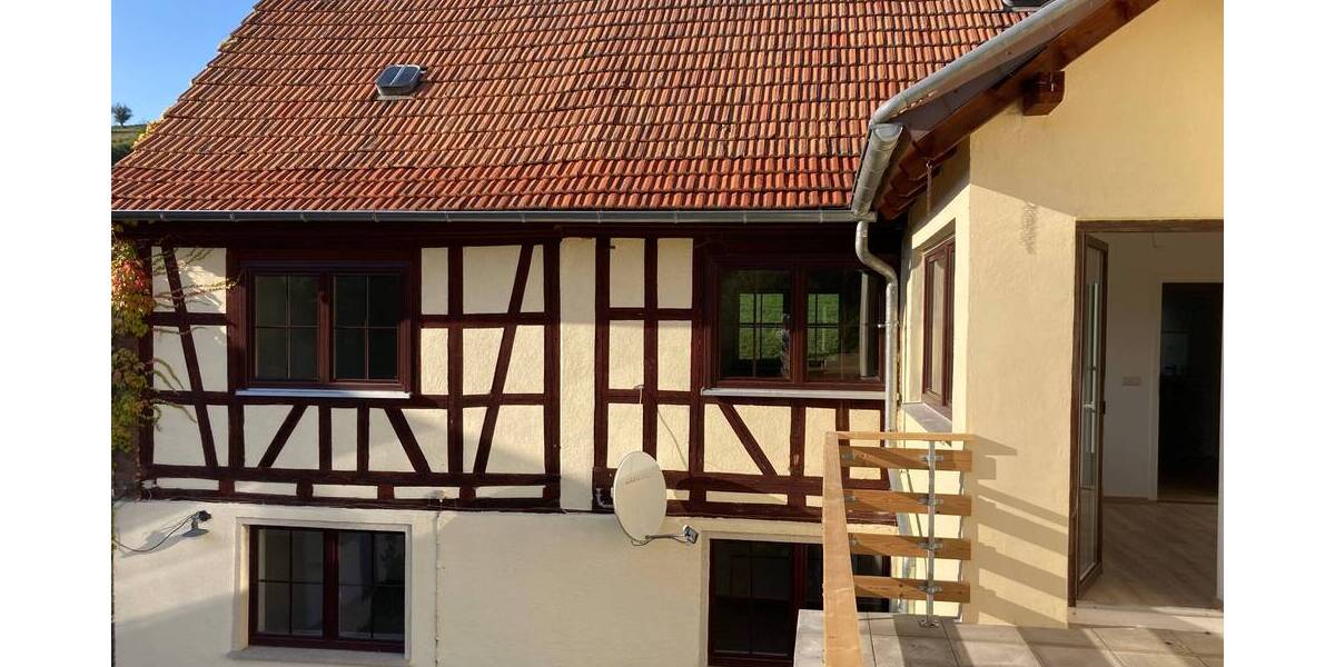 Fertig durchsaniertes Mehrgenerationenhaus - mit viel Platz und großem Grundstück in Erdmannsdorf (Tälerdörfer) 8 zimmer