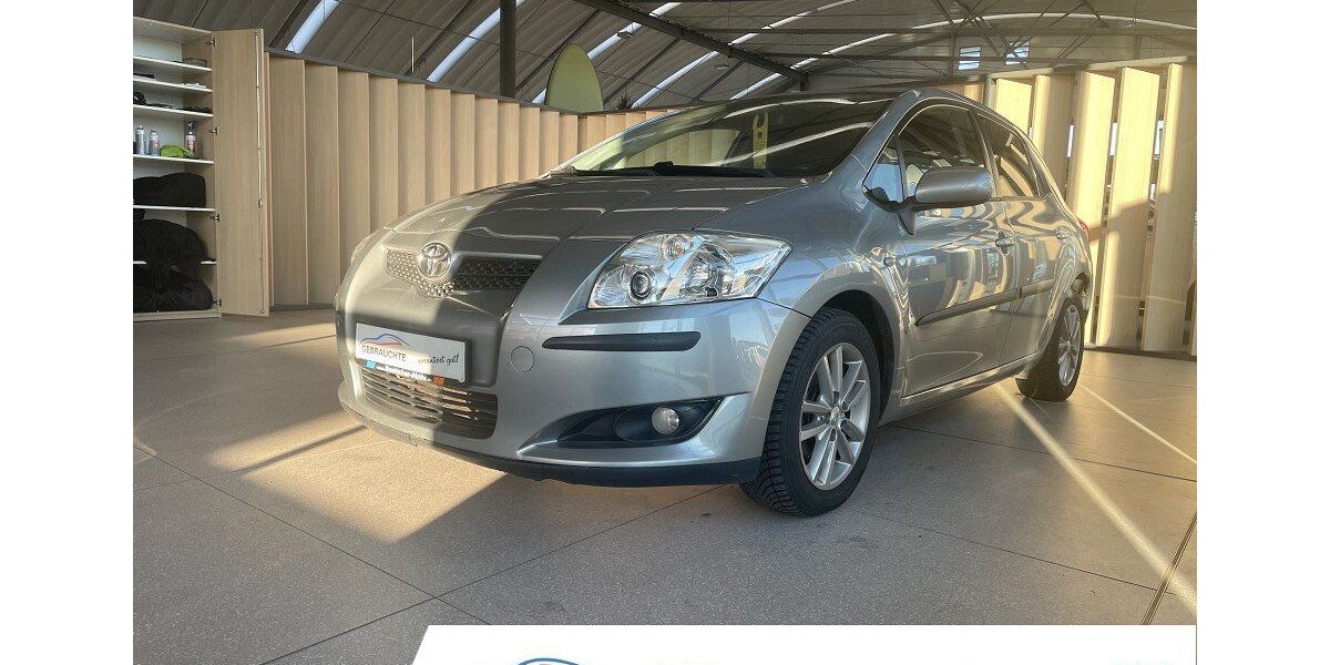 Toyota Auris 110.000 km 5.750 &euro; Zwickau 08064