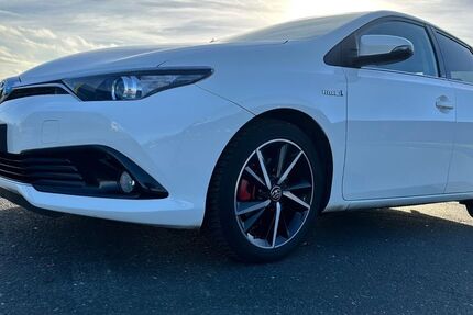 Toyota Auris 122.000 km 14.650 &euro; Dortmund 44328