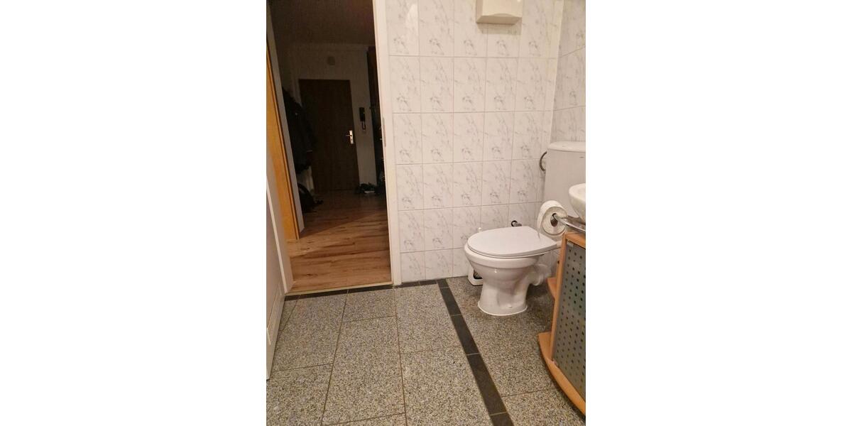 Dachgeschoßwohnung Bornheim - 1 Zimmer, 18 m&sup2;, 500&euro; | Angebot:25538413