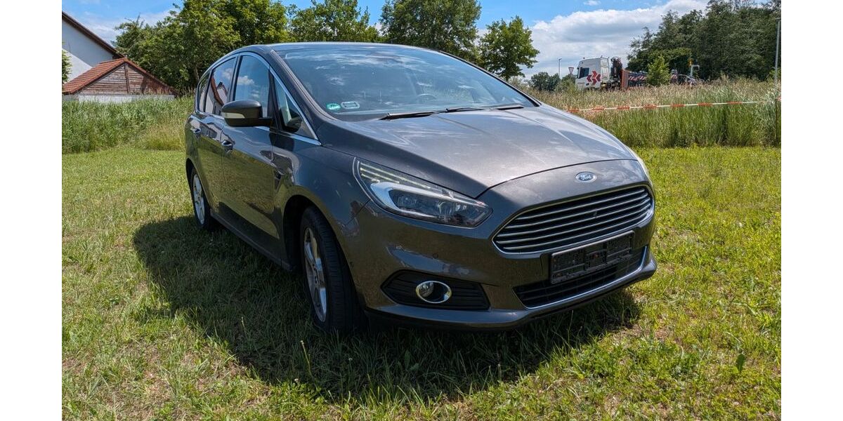 Ford S-Max 134.236 km 15.400 &euro; Egenhofen 82281
