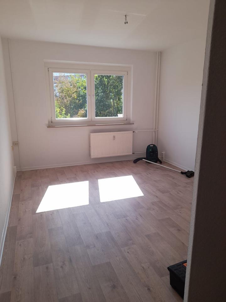Wohnung Dierkow 379 € Warm (inkl. Küche)