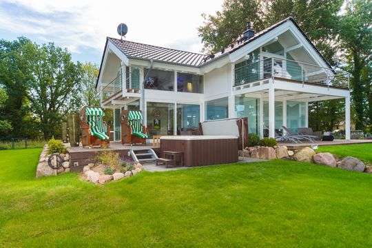 Haus zum Kaufen in Fuhlendorf-Bodstedt 2.980.000 € 160 m²