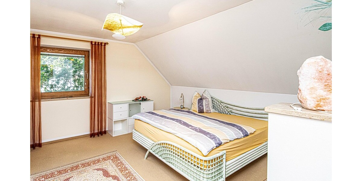 Ein Zuhause, das berührt: Exklusives Anwesen mit Traumgarten & Südterrasse in Roding - Einfamilienhaus Roding | Angebot:26490952