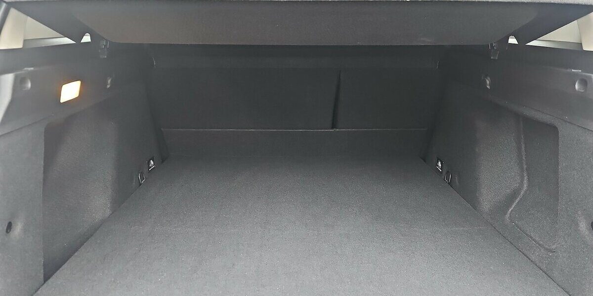 Dacia Duster II Celebration 4WD Rate 180,- 34.400 km 17.990 &euro; Schwalbach/Taunus 65824