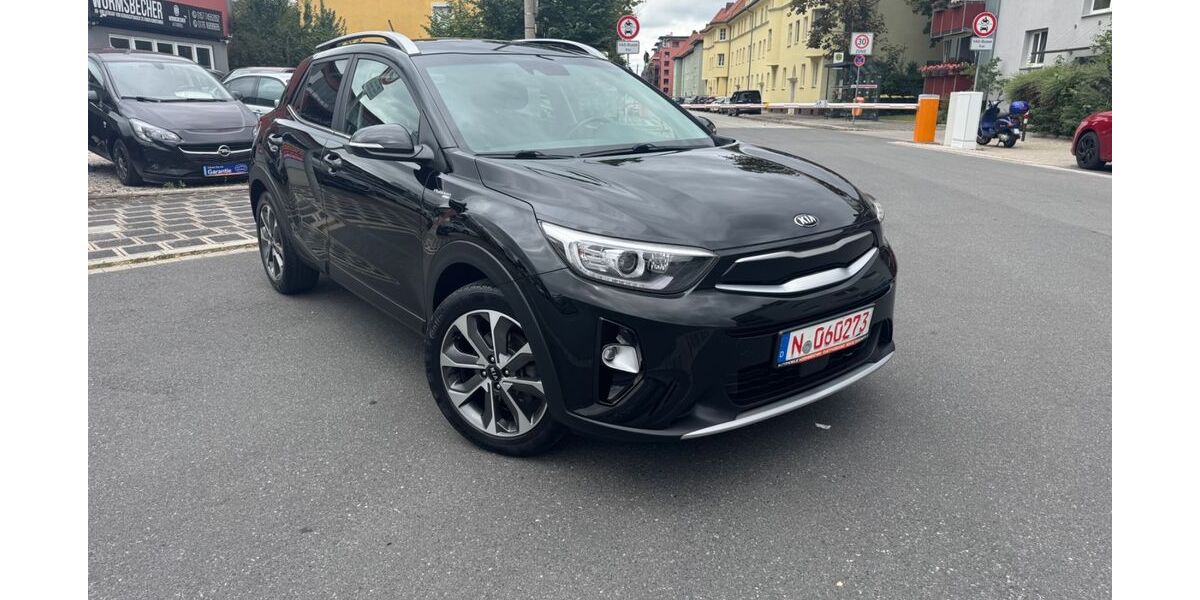Kia Stonic 50.000 km 13.700 € Nürnberg 90431