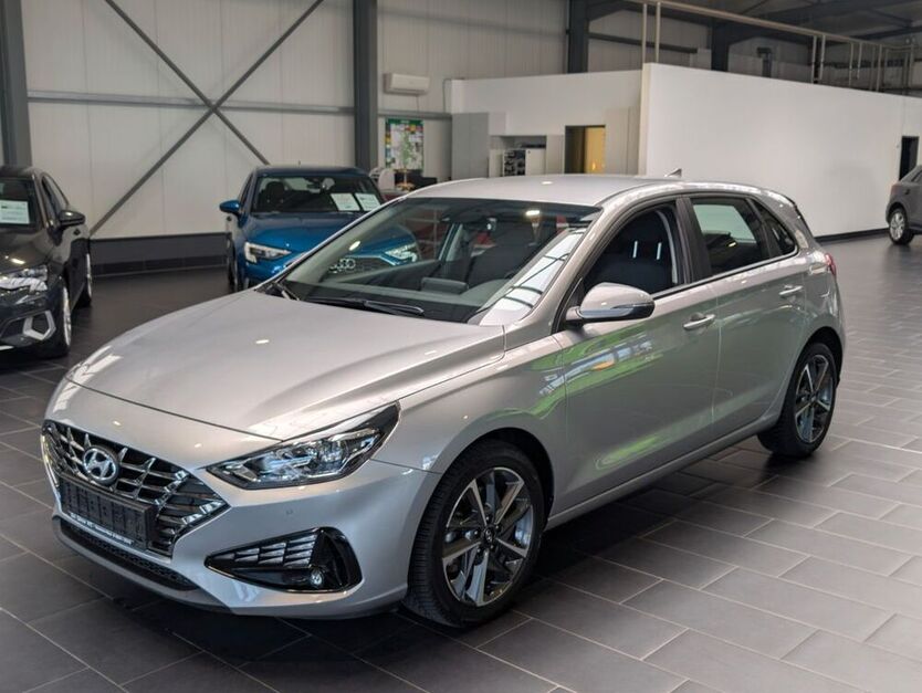 i30