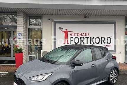 Toyota Yaris 2.980 km 27.490 &euro; Bielefeld 33689