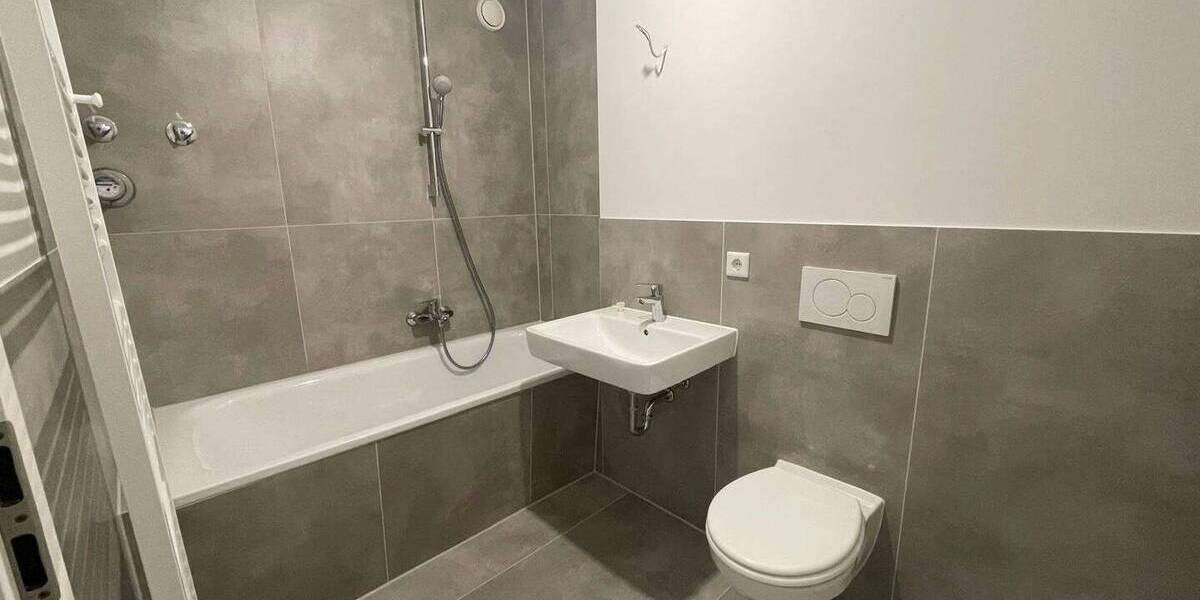 Etagenwohnung Köln Urbach - 4 Zimmer, 100 m&sup2;, 1.350&euro; | Angebot:26874987