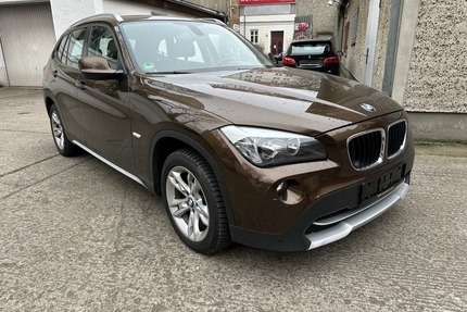 BMW X1 sDrive 20d X Line Panorama Glasdach