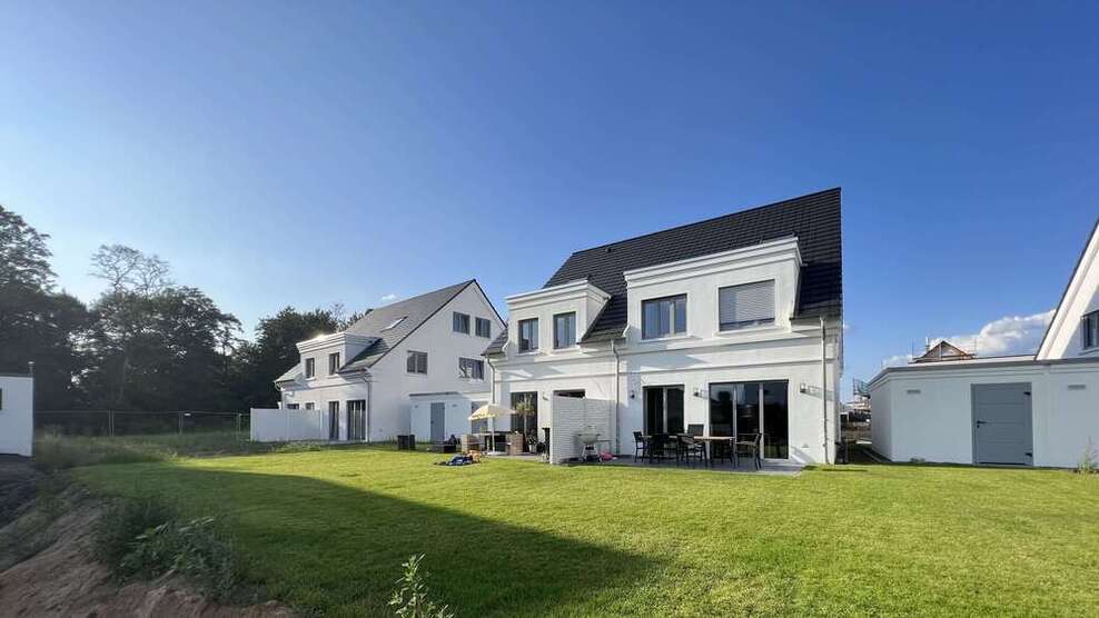 Haus zum Kaufen in Duisburg 1.070.700 € 176 m²