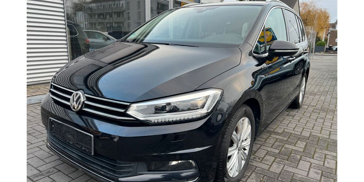 VW Touran 139.850 km 22.900 &euro; Aachen 52078