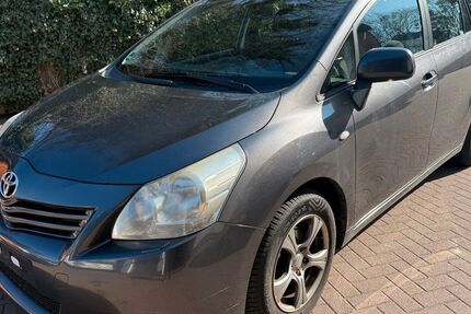 Toyota Verso 163.000 km 5.250 &euro; Hamburg 21149