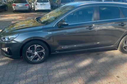 Hyundai i30 122.675 km 15.700 &euro; Berlin 13089