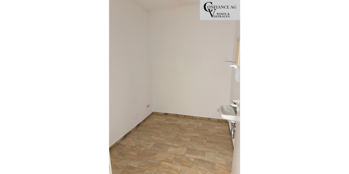 Praxisfläch mit Potenzial in Schöllnach zu vermieten zimmer