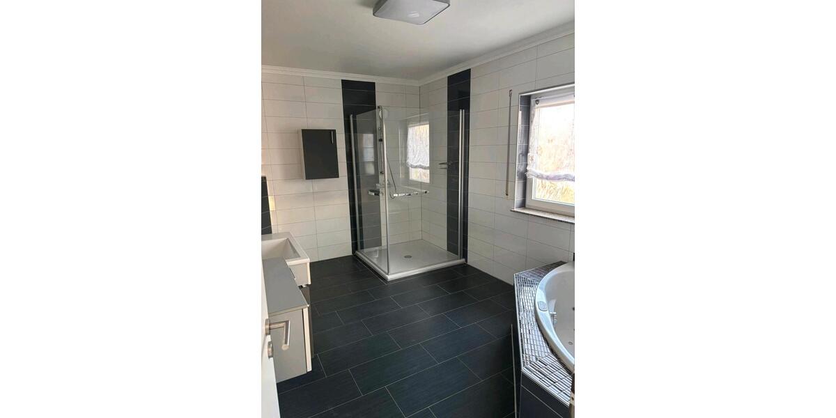 Einfamilienhaus Ramstein-Miesenbach Miesenbach - 1 Zimmer, 190 m&sup2;, 2.250&euro; | Angebot:26101571