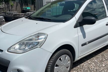 Renault Clio 107.000 km 2.000 € Nürnberg 90427