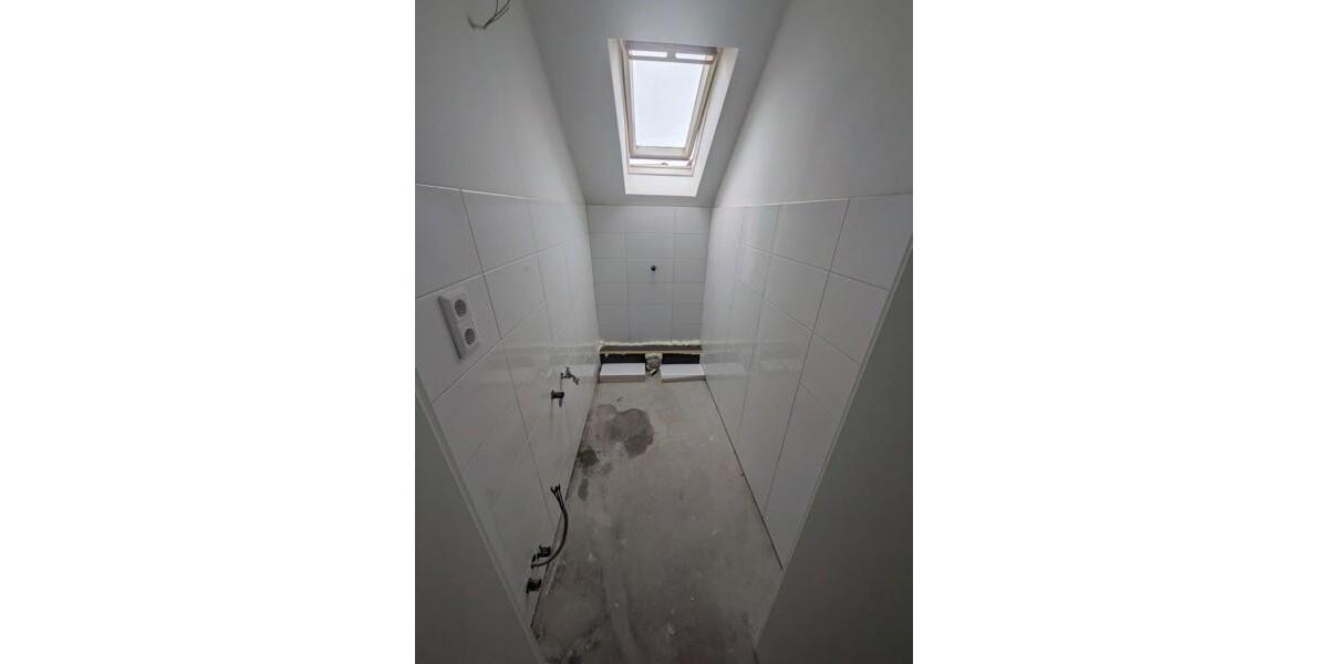 Dachgeschoßwohnung Düsseldorf Derendorf - 2.5 Zimmer, 59 m&sup2;, 753&euro; | Angebot:26555678