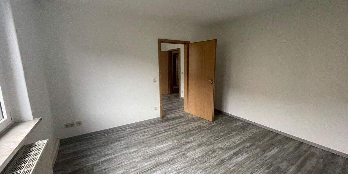 Zimmer Aue - 4 Zimmer, 80 m&sup2;, 330&euro; | Angebot:25984873